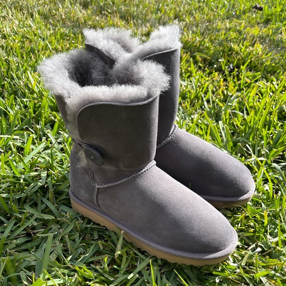 UGG🍂🍁Bailey Button II Stormy gray winter boot 6 - Picture 3 of 10
